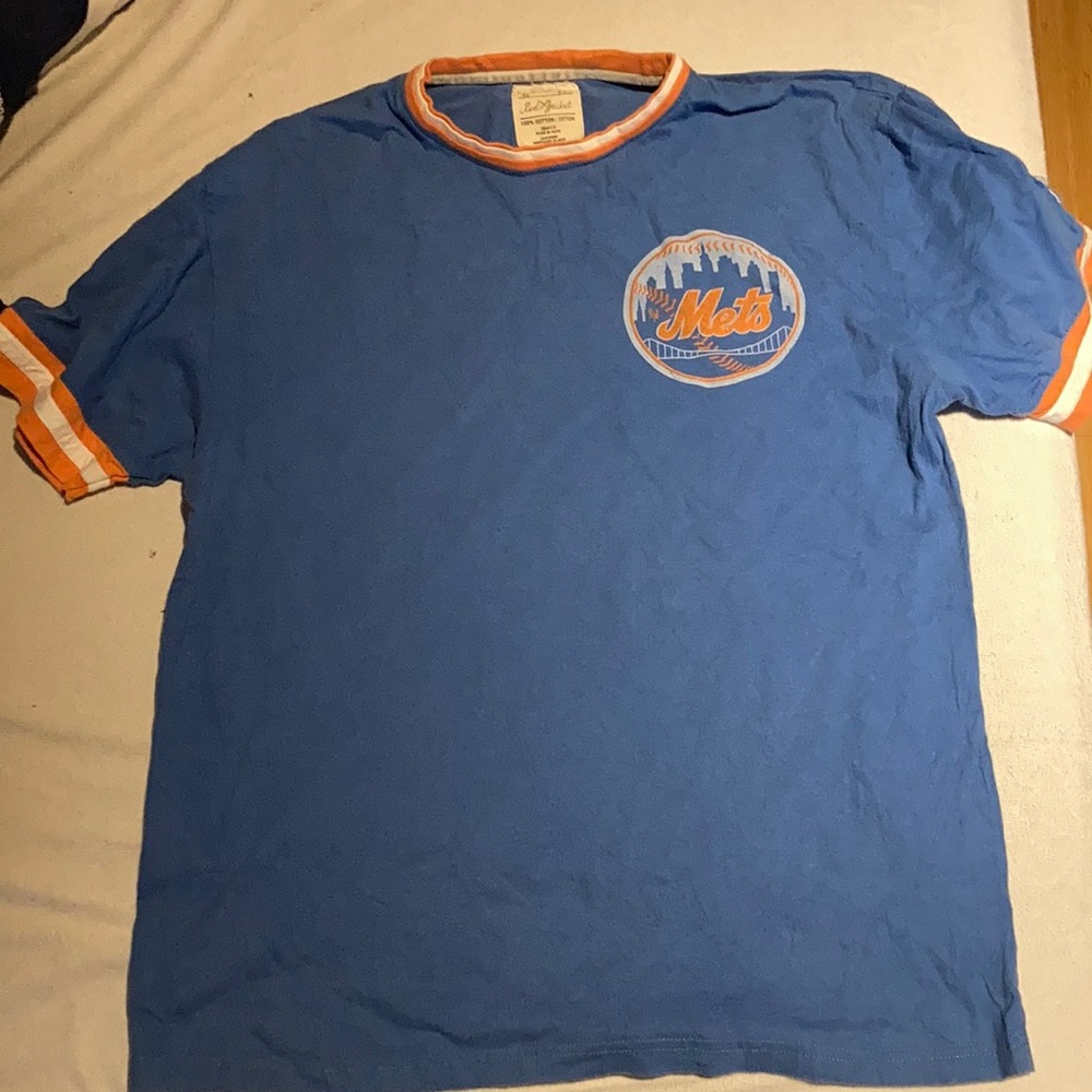 Red jacket New York Mets t-shirt
